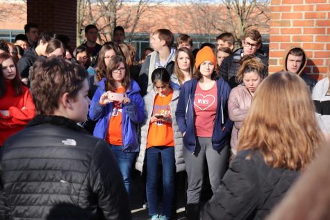 ZCHS Students Partake in National Walk Out